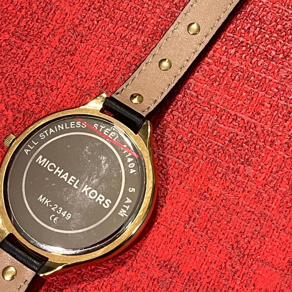 MICHAEL KORS PRE-LOVED AUTHENTIC RUNWAY GOLD STUDDED BROWN LEATHER WATCH - Picture 10 of 15